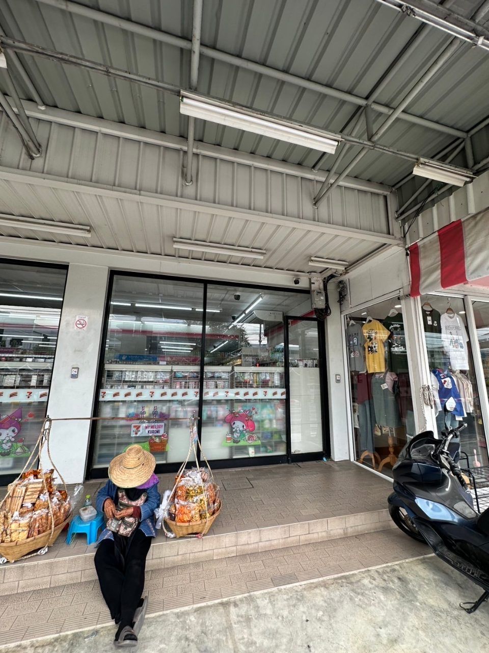 ขายด่วน! อาคารพาณิชย์ 3.5 ชั้น พร้อมผู้เช่า ทำเลทองแบริ่ง ตรงข้าม รร.เซนต์โยเซฟ โทร 092-830-9541 รูปที่ 6