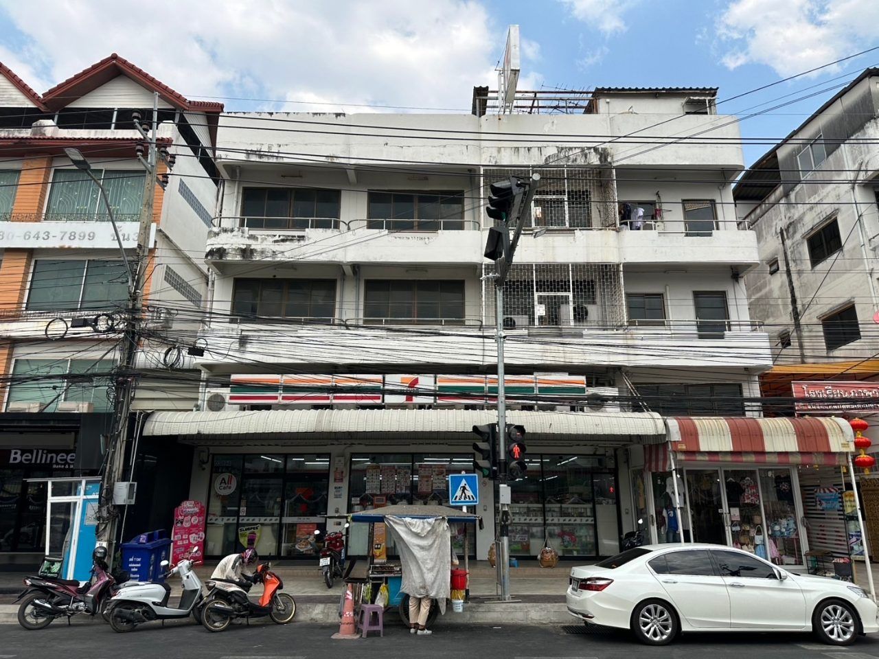 ขายด่วน! อาคารพาณิชย์ 3.5 ชั้น พร้อมผู้เช่า ทำเลทองแบริ่ง ตรงข้าม รร.เซนต์โยเซฟ โทร 092-830-9541 รูปที่ 7