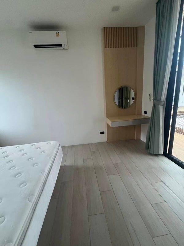 Luxury villa with a private swimming pool for sale in Phuket City. Conveniently located near shopping areas, Robinson, and ICONSIAM. For inquiries, please call 096-265-3964 รูปที่ 7