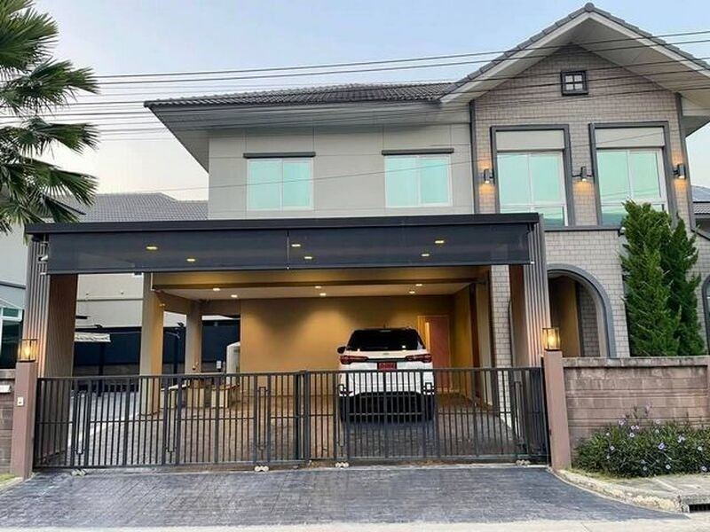 ขายพร้อมผู้เช่า 20 ล้าน 130 ตรว. #ลัดดารมย์ อิลิแกนซ์ #QHouse #ศาลากลาง บ้านเดี่ยวหลังใหญ่สุดหรู #วิวดอยสุเทพ บ้าน 2 หลังในพื้นที่เดียวกัน