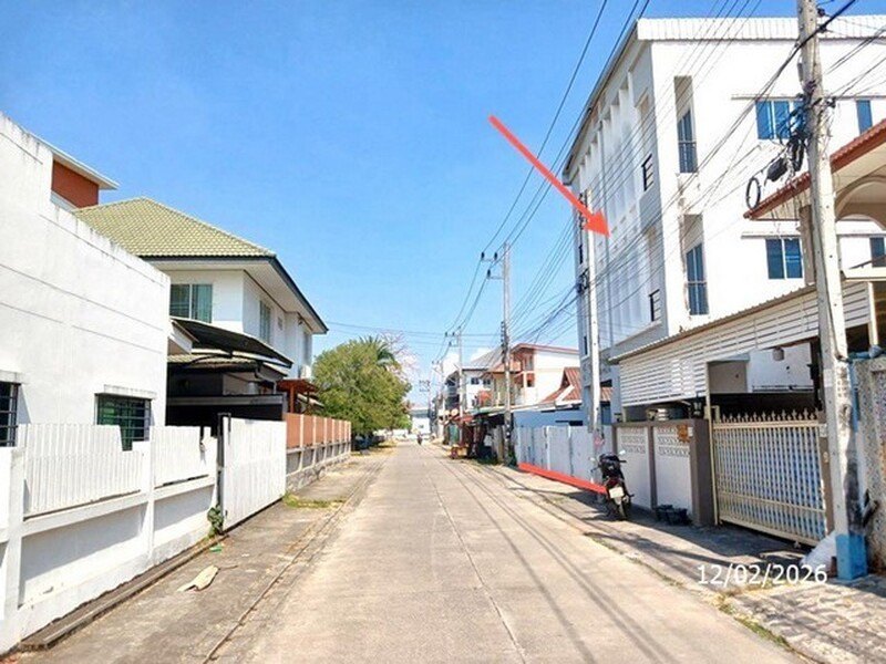 ขายอาคารพาณิชย์ 3 ชั้น  เมืองเชียงใหม่ ถนน เชียงใหม่ - ฮอด