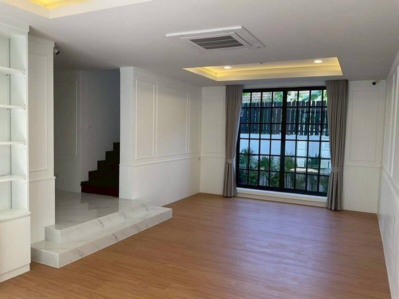 ให้เช่า ทาวน์โฮม 4 ชั้น (Renovateใหม่) ซอยเอกมัย 12 (ซอยเจริญใจ) ใกล้โรงเรียนเอกมัยอินเตอร์ 095-164-2956 รูปที่ 2