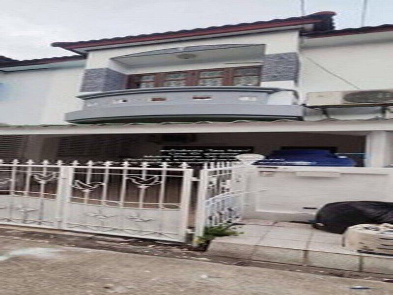 townhome ขายทาวน์เฮ้าส์ 2 ชั้น ถ.บ้านกล้วย-ไทรน้อย 16 ตร.ว. 3 น 2 น้ำ 16 ตาราง.วา 959999 บ. ใกล้กับ ตลาดน้ำไทรน้อย และวัดไทรน้อย ทำเลทอง