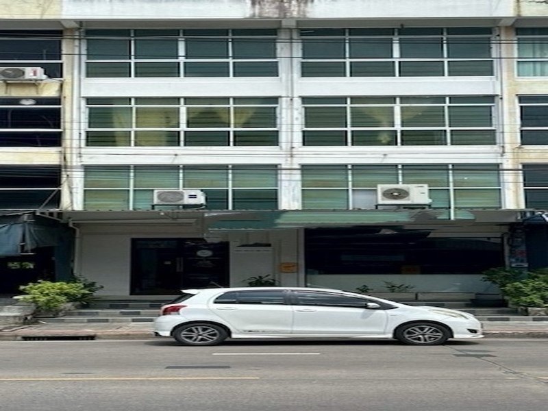 BH4119 ให้เช่าและขายอาคารพาณิชย์ 4 ชั้น ติดถนนคู้บอน รามอินทรา พื้นที่ใช้สอย 560 ตร.ม. ทำเลค้าขาย คนสัญจรจำนวนมาก