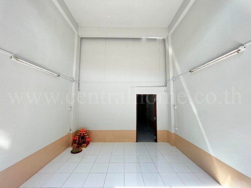 ลดราคาพิเศษ บ้านแฝด โคโม่ เบียงก้า บางนา หลังมุม ใกล้ เมกาบางนา