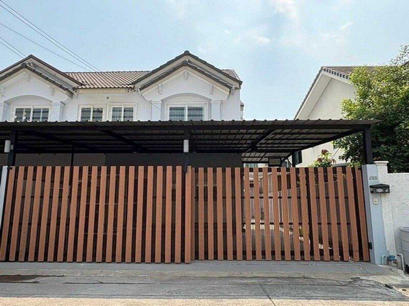 ให้เช่าทาวน์โฮมพึ่งรีโนเวทใหม่ ซอยอุดมสุข 58 แขวงบางนา เขตบางนา,กรุงเทพมหานคร
