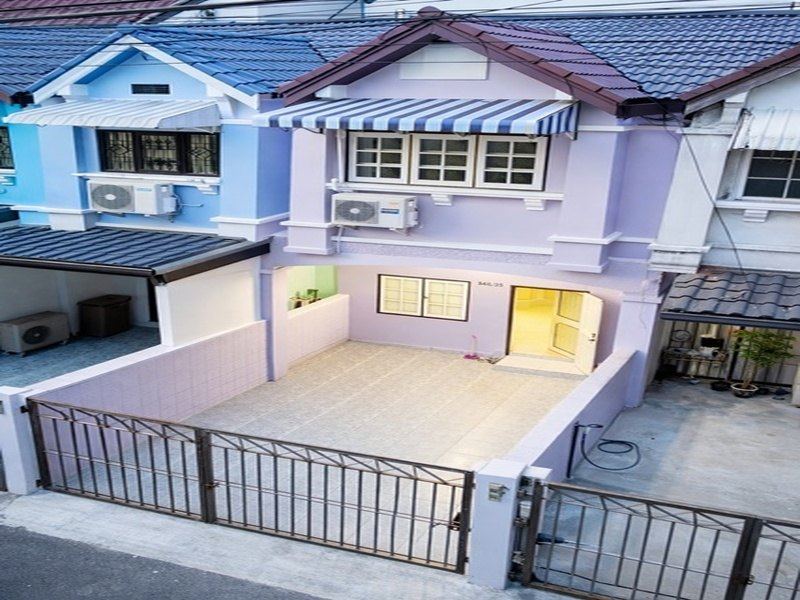 ลาดพร้าว 101 ทาวน์เฮาส์รีโนเวทใหม่ 2ชั้น 3นอน 2น้ำ 19ตร.วา. 152ตร.ม. แยกโพธิ์แก้ว 900ม. รพ.สิรินาถ บึงกุ่ม 800 ม.