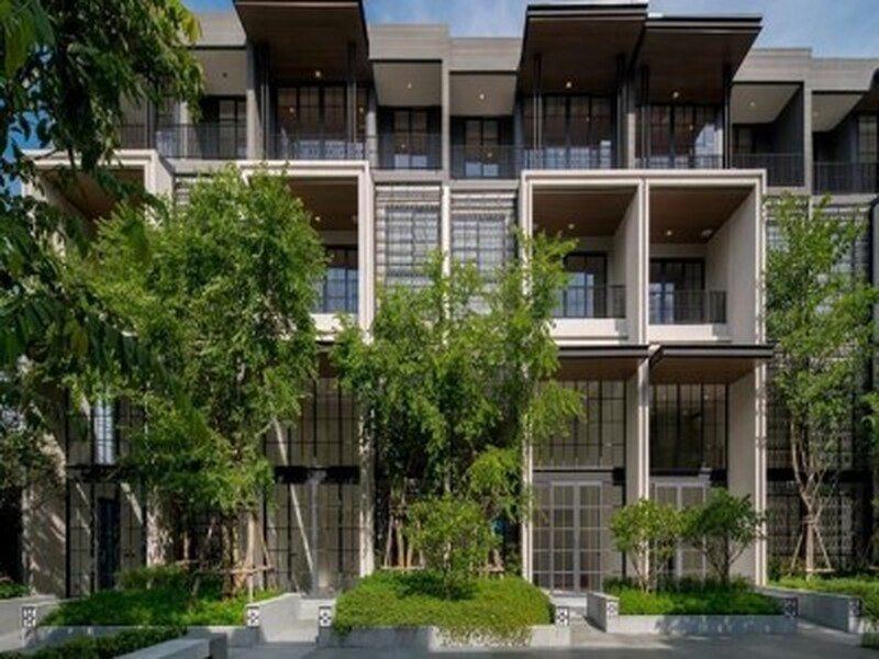 HR 10102 ให้เช่าทาวน์โฮมรูปแบบ Cluster 3.5 ชั้น Super Luxury QUARTER 31 ซอยสุขุมวิท 31