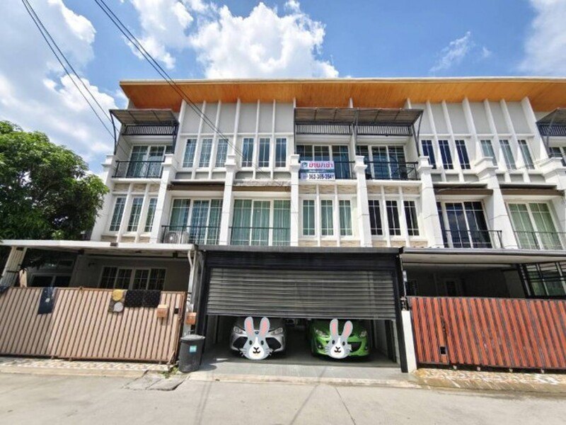 Vายทาวน์โฮม 3 ชั้น โกลเด้นทาวน์ 2 ปิ่นเกล้า–จรัญสนิทวงศ์ ย้ำหลุดมาเพียง 1 หลังเท่านั้น!! อยู่ต้นโครงการ เข้า-ออกสะดวก ตกแต่ง สไตล์มินิมอล