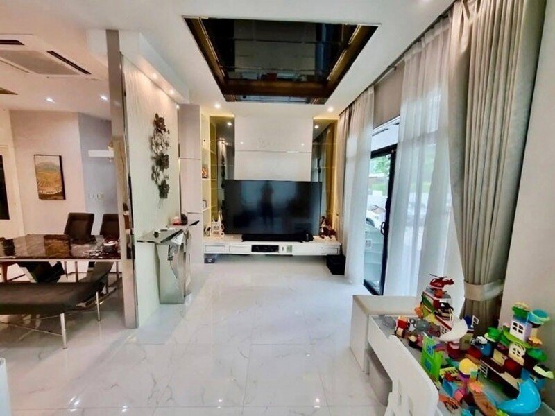 ขายด่วน บ้านเดี่ยว หมู่บ้านนาราสิริ โทเพียรี่ นวมินทร์-รามอินทรา ใกล้แฟชั่นไอส์แลนด์ โทร 095-164-2956 FF รูปที่ 2
