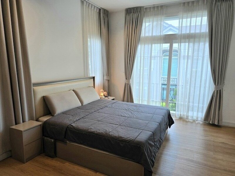 BH4212 ขายและให้เช่าบ้านเดี่ยว Grandio 2 วิภาวดี รังสิต 5 ห้องนอน บ้านหลังใหญ่ พร้อมอยู่ ใกล้สนามบินดอนเมือง และ Future Park Rangsit รูปที่ 2