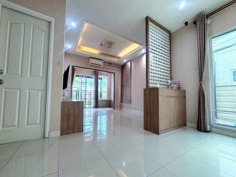 ขายหมู่บ้านภัสสร เพลสทีจ ซอยพัฒนาการ 38 ย่านพัฒนาการ 095-164-2956 FF รูปที่ 2