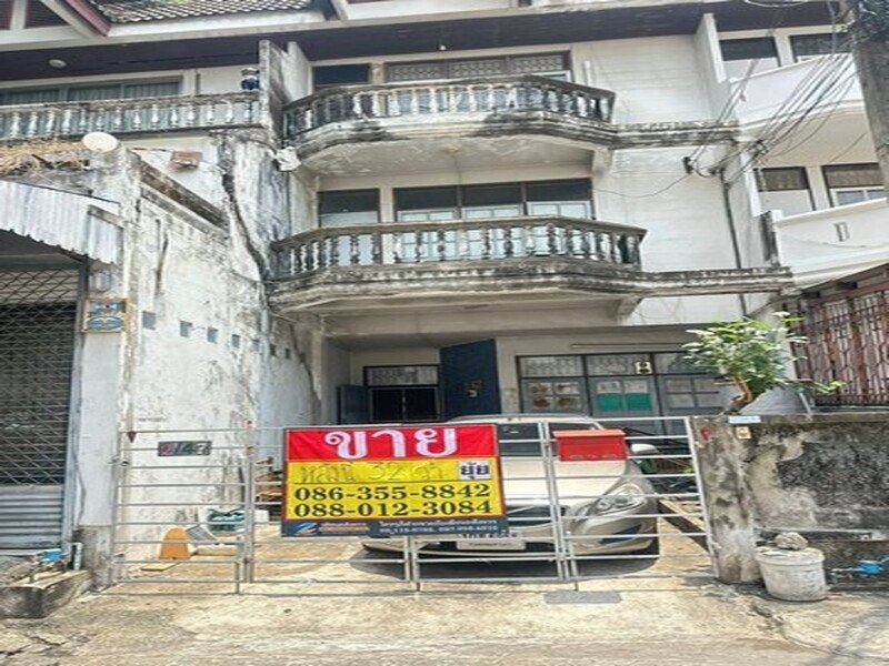 ขายทาวน์โฮม 3 ชั้น 2 ตร.วา. ซอยพหลโยธิน 40 แยก 2 ใกล้สถานีรถไฟฟ้า BTS