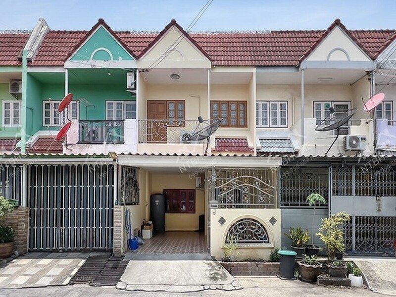 หมู่บ้านสุขทวีวิลเลจ ซอยบรมราชชนนี 76 ต่อเติมครบ สภาพดี เข้าซอยไม่ลึก