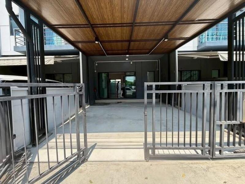 ขายทาวน์โฮม 3 ชั้น บ้านกลางเมือง พระราม 9-อ่อนนุช ถนนเลียบมอเตอร์เวย์สาย 7 ทำเลดีติดถนนเมน ใกล้ Airport Link สถานีบ้านทับช้าง รูปที่ 2