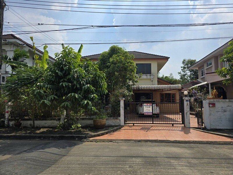 47/9พี่อ้อน ขาย บ้าน - นนทบุรี 4300000 บาท ชั้นทั้งหมด 3 ชั้น ใกล้กับ โรงเรียนพิชยศึกษา