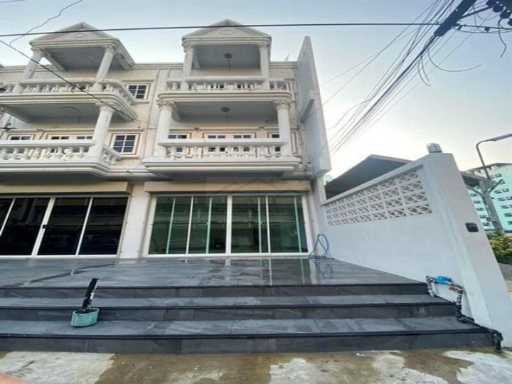 ให้เช่าทาวน์เฮ้าส์ 3 ชั้น 250 ตรม. ย่านรัชดา ห้วยขวาง ซอยประชาราษฎร์บำเพ็ญ9 ใกล้ Mrt ห้วยขวาง 700 เมตร