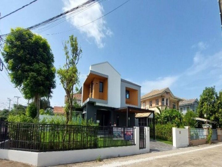 บ้านรีโนเวทใหม่ชัยพฤกษ์ บางบัวทองบรรยากาศดี  เนื้อที่ 117 ตารางวา พื้นที่ใช้สอย 220 ตรม. 4 ห้องนอน  3 ห้องน้ำ 2 ที่จอดรถ บ้านหันทิศเหนือ