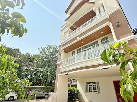 BTS เอกมัย 1.6กม. ทำเล Penthouse Thonglor ทาวน์โฮมสุดหรู 4 ชั้น ดองกิ มอลล์ ทองหล่อ 1.4 กม. 25 ตร.วา. 400 ตร.ม. ฟังก์ชันครบ 5 นอน 6 น้ำ