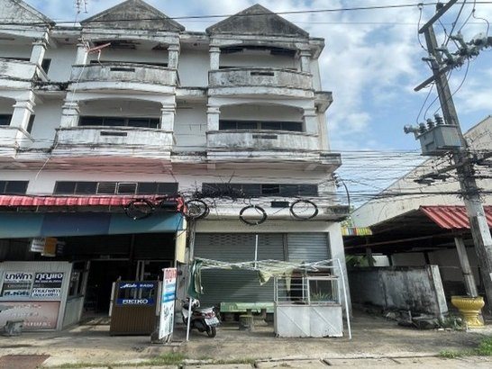 ขายด่วนอาคาร 3 ชั้น 1 หลัง เนื้อที่ 23 ตร.ว. ต.บัวใหญ่ อ.บัวใหญ่ จ.นครราชสีมา