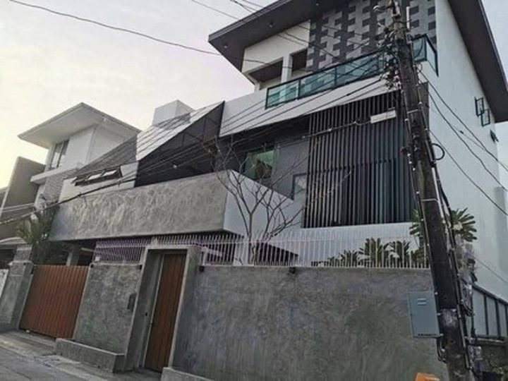 ขาย บ้านเดี่ยว ซอยรัชดานิเวศน์ 16 ใกล้mrtห้วยขวาง ย่านห้วยขวาง โทร 095-164-2956 ปุ้ย