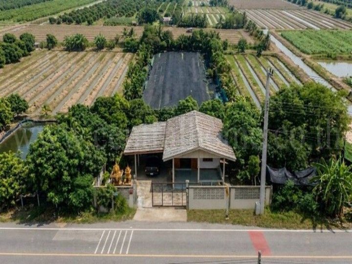 ที่ดินพร้อมสิ่งปลูกสร้าง 4 ไร่ 83 ตร.วา ทำเลดี ติดถนน สามพราน นครปฐม