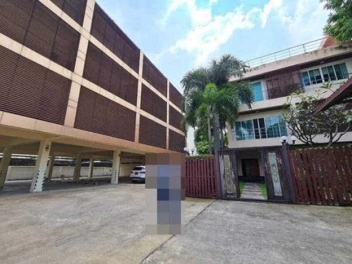ขาย ด่วนออฟฟิศพร้อมบ้านเดี่ยว สุขุมวิท 101 บ้านเดี่ยวมีสระว่ายน้ำส่วนตัว TEL  095-164-2956