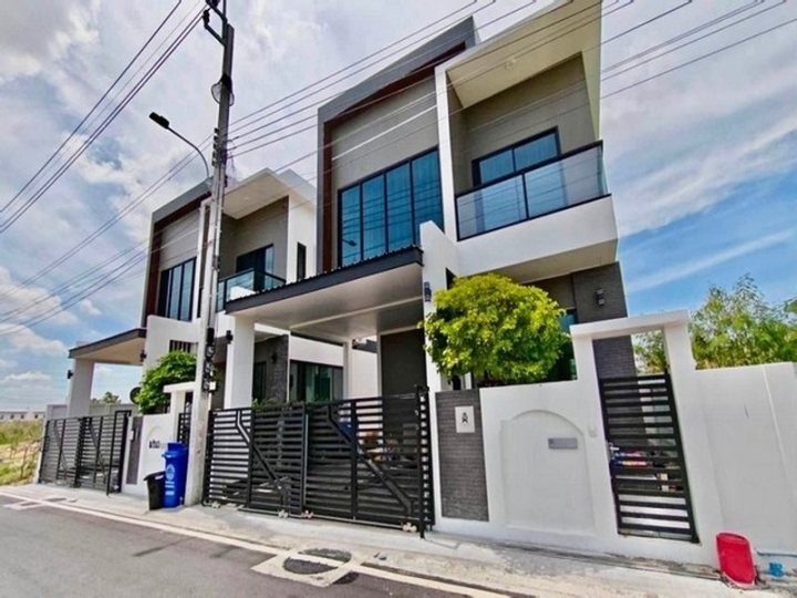ขายบ้าน 3 ชั้น 4 ห้องนอน โครงการ Tanaphol Property บางนา กม. 10 ใกล้เมกะบางนา