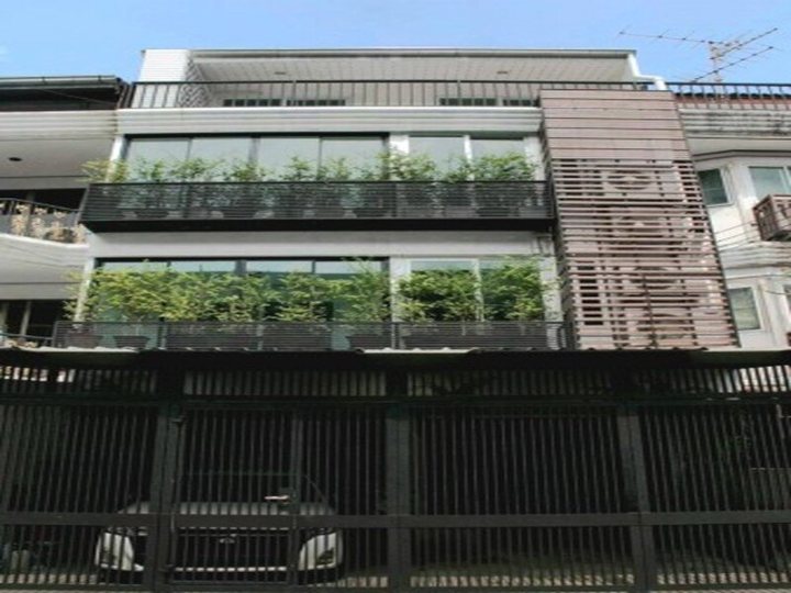 #ให้เช่าบ้าน 4 ชั้น ใจกลางอารีย์-พญาไท ซอยพหลโยธิน8 #เหมาะสำหรับทำAir-BNB ออฟฟิต หรือ คลีนิคความงาม สปา #ใกล้LavillaAri #ใกล้BTSอารีย์