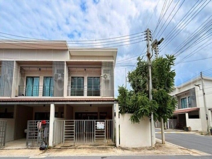 ทาวน์เฮ้าส์ รัชธานี 11 รังสิต คลอง 11 ธัญบุรี  (หลังมุม)