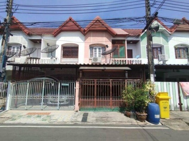 ให้เช่าทาวน์เฮาส์ 2 ชั้น ซ.นวมินทร์ 90-96 MRT รามอินทรา58 600ม. รามอินทรา51-61 20 ตร.วา. แฟชั่น 2.1 กม. รพ.สินแพทย์ รามอินทรา 1.6 กม.
